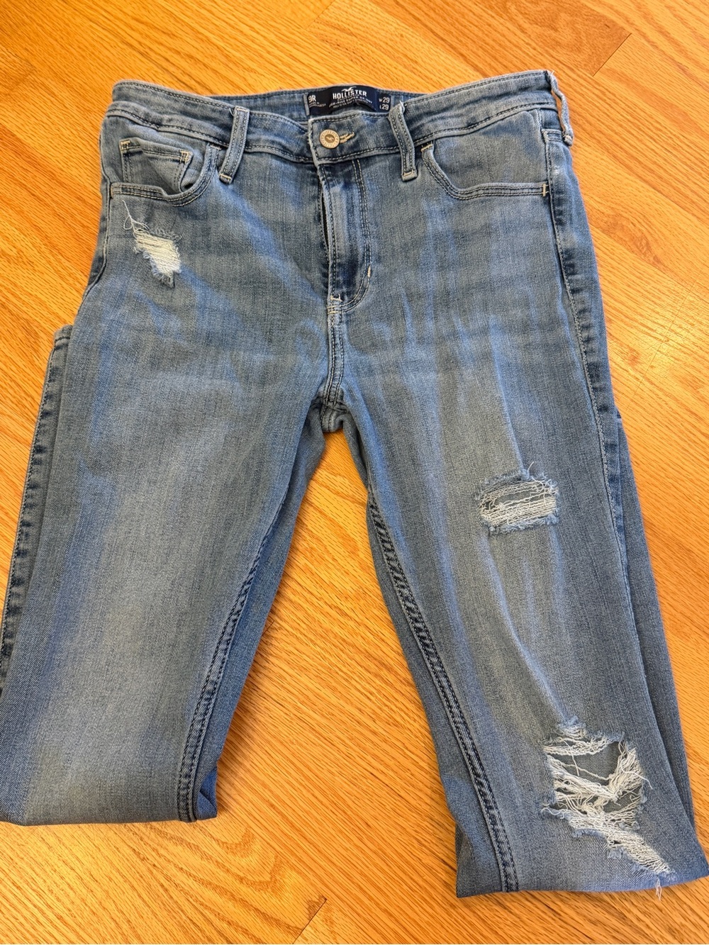 Hollister Women's Medium Wash Ripped Skinny Jeans